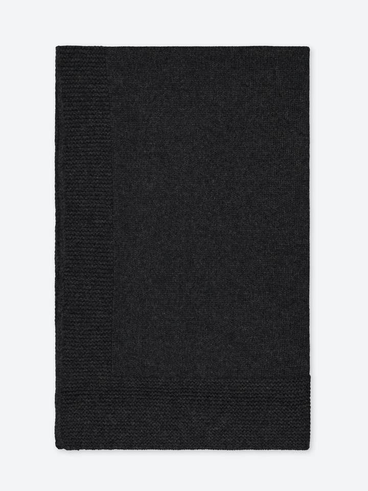 COUVERTURE POUR CHIEN EN CACHEMIRE ANTHRACITE pour la vente par bobbin & tricot