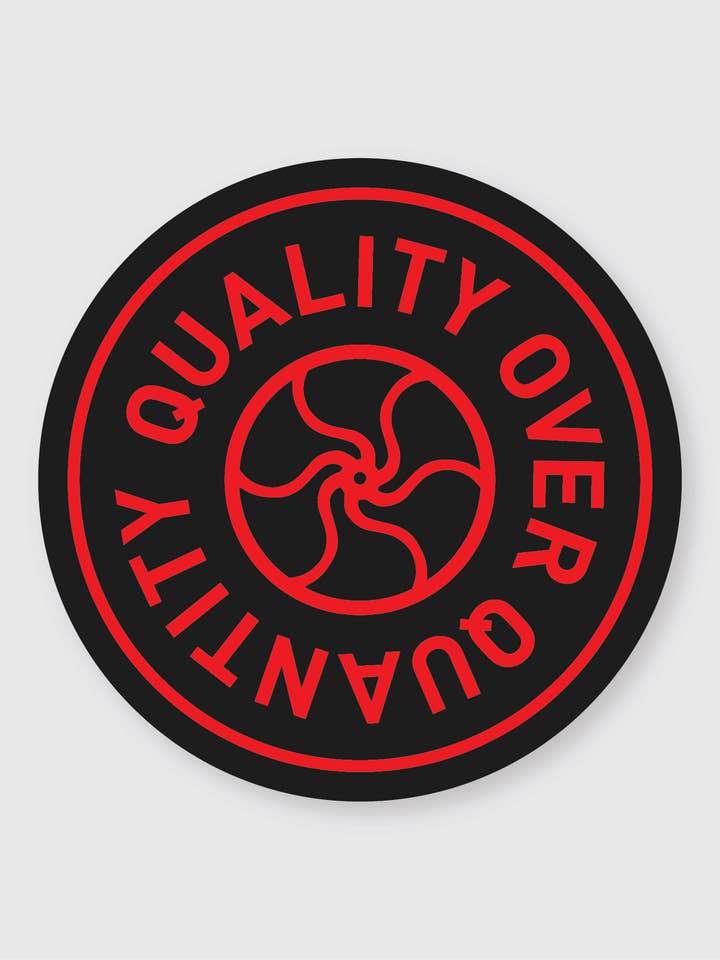 Autocollant PSP « Qualité plutôt que quantité » pour la vente par Pike Street Press