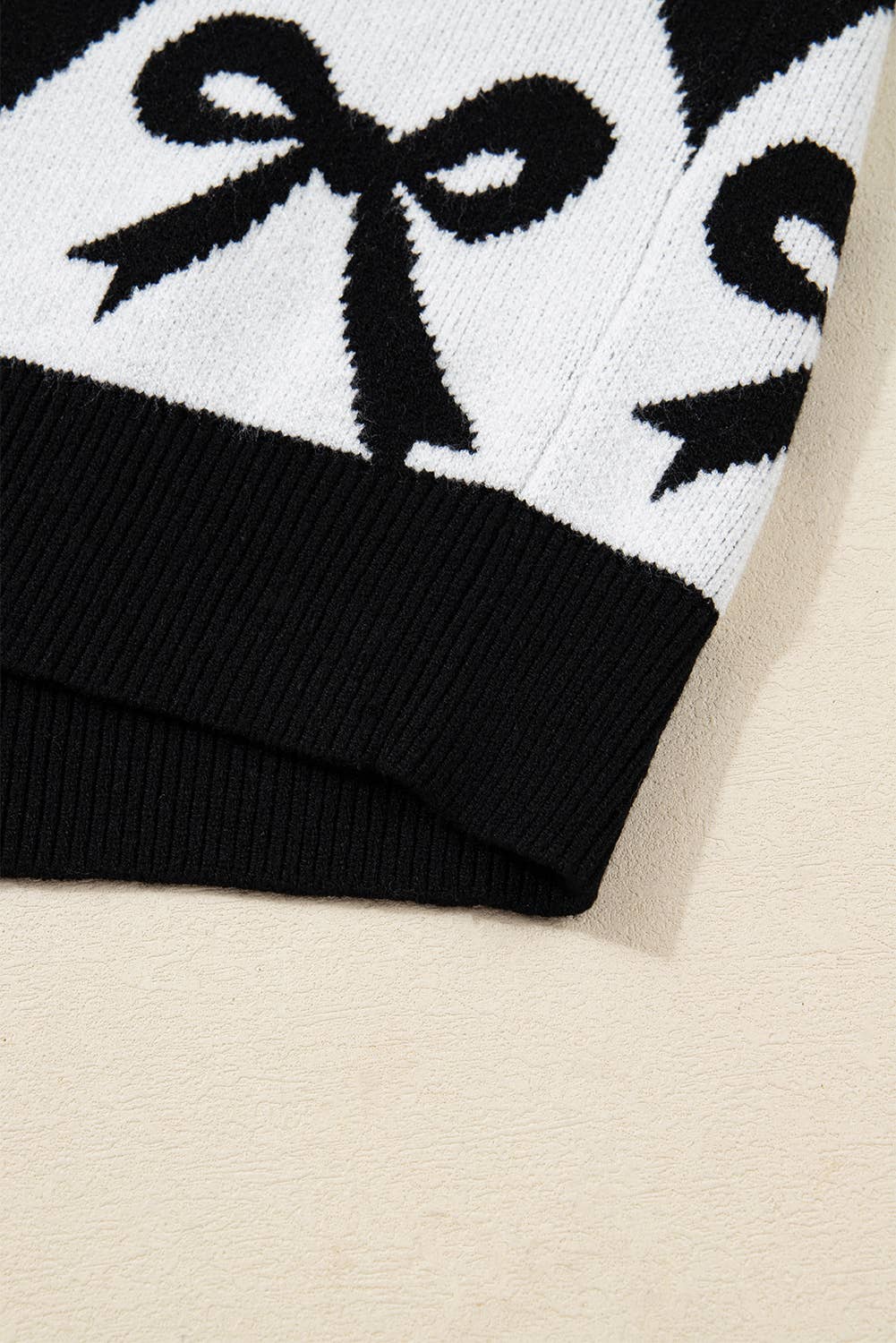 66DISCO - Wholesale Knit Sweater - Women's - Valentine Bow Print 2-tone Rhombus Knit Loose Sweater (S-XL)7