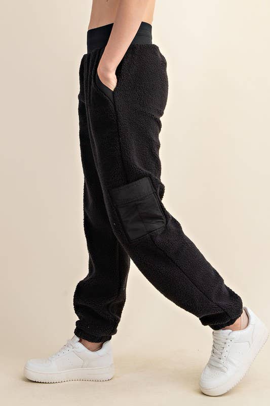 Sunday Morning - Wholesale Lounge Sweatpants/Joggers - Women's - P236337 RELAXED FIT MICRO SHERPA CARGO SWEATPANTS1