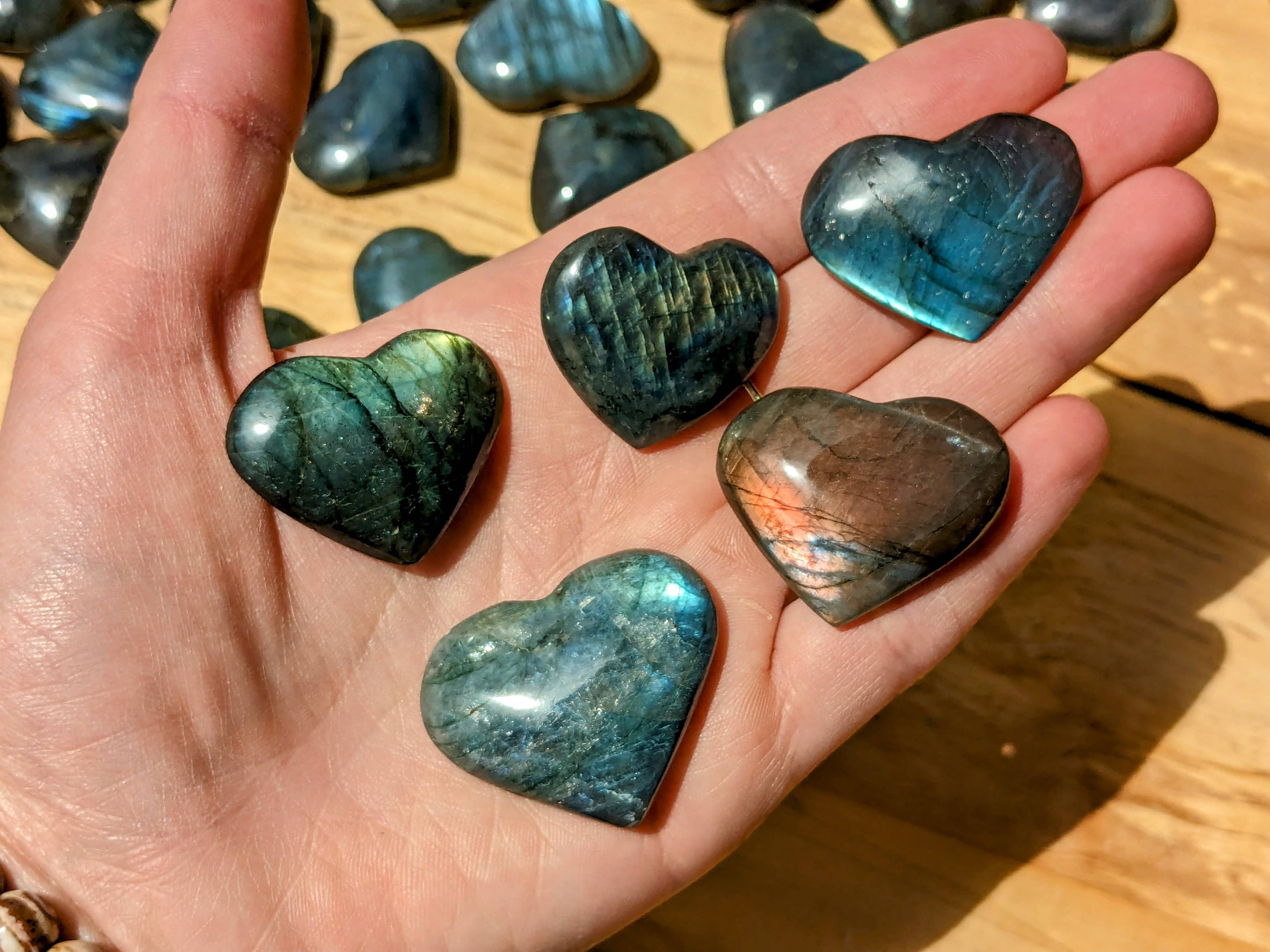 Jensen Rocks – wholesale Spiritual stone/crystal – Labradorite Mini Hearts with AA Flash2