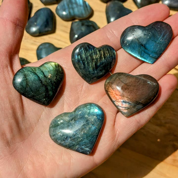 Jensen Rocks – wholesale Spiritual stone/crystal – Labradorite Mini Hearts with AA Flash2