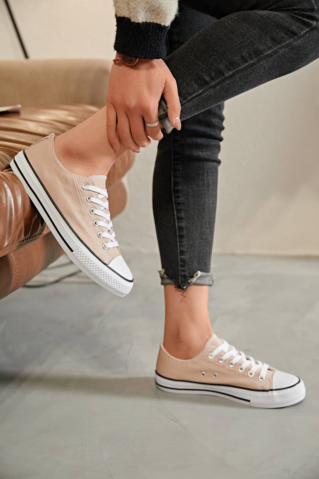 ERYNN - Wholesale Lifestyle Sneakers - Women's - lace-up sneakers - Opaline21