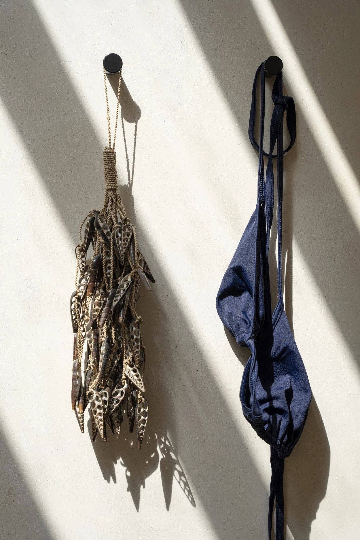 Bazar Bizar Living - Vente Pompons décoratifs/décorations murales - Glands en coquillages licorne - marron1