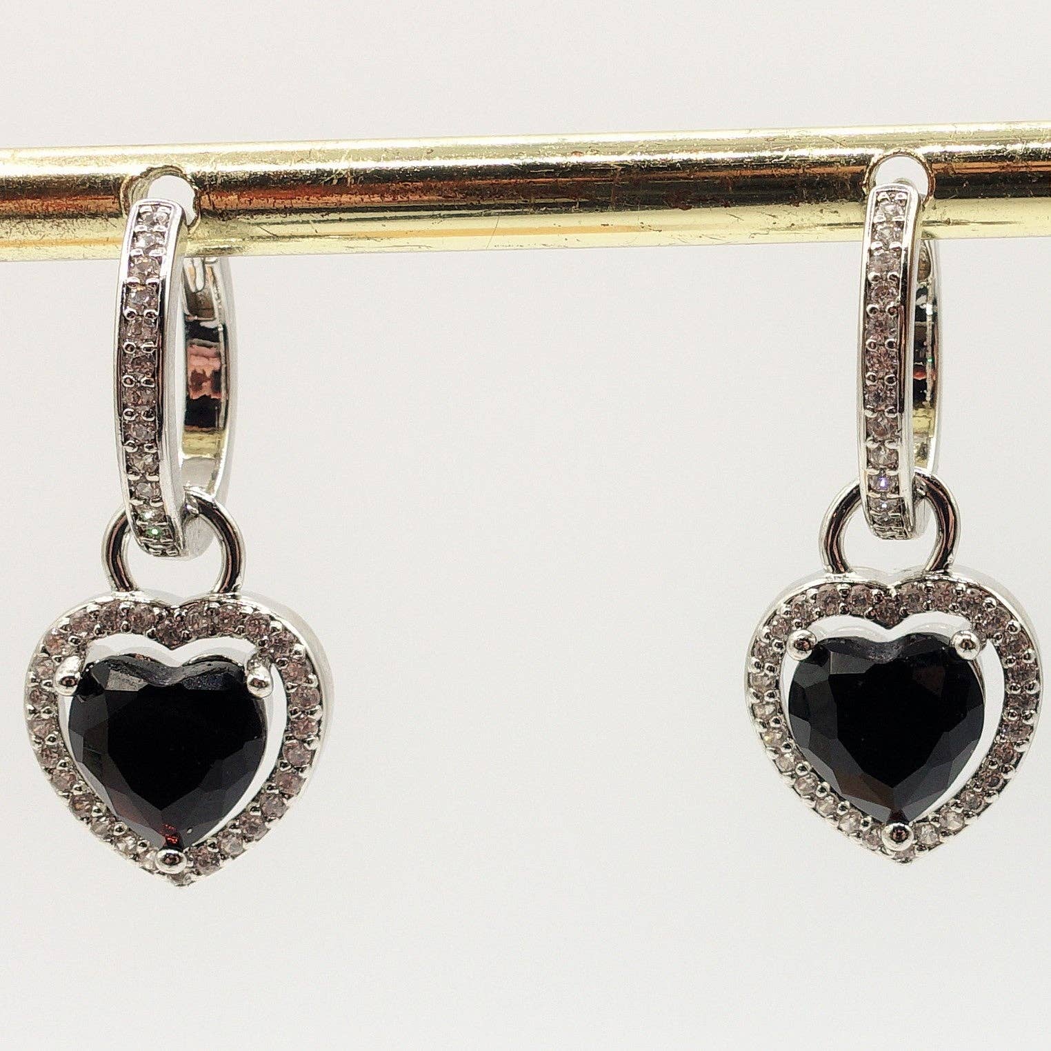Daemon srls - Wholesale Dangle Earrings - Diana HOOPS ~ 12 colori - Orecchini a cerchio con cuore in Cubic Zirconia10