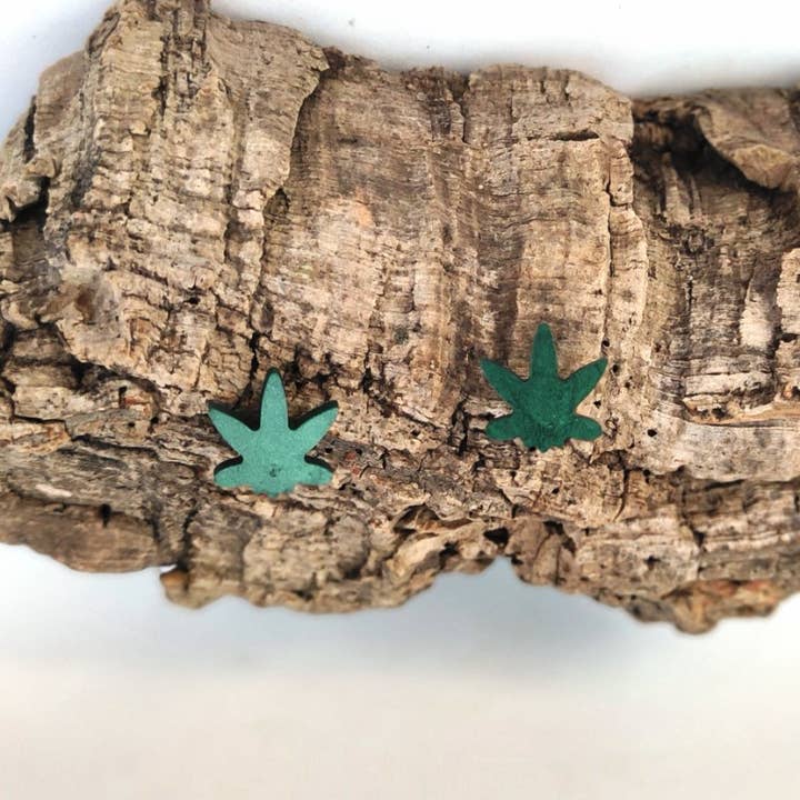 Leaf earrings P0076 for wholesale by Resinartesania