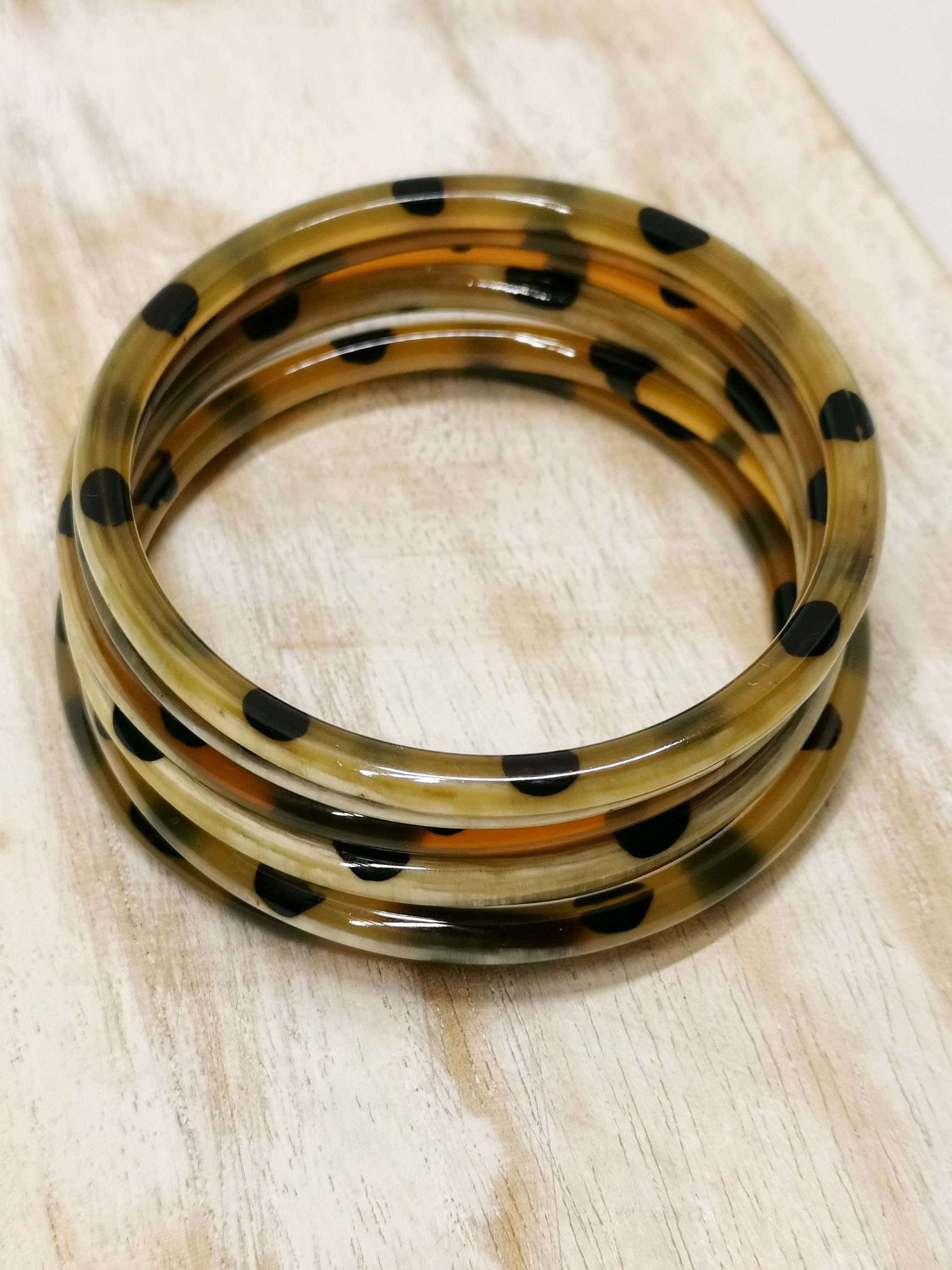 Nayda Diaries - Venta al por mayor Brazalete - Brazalete bicolor de cuerno dorado y diseño de leopardo2