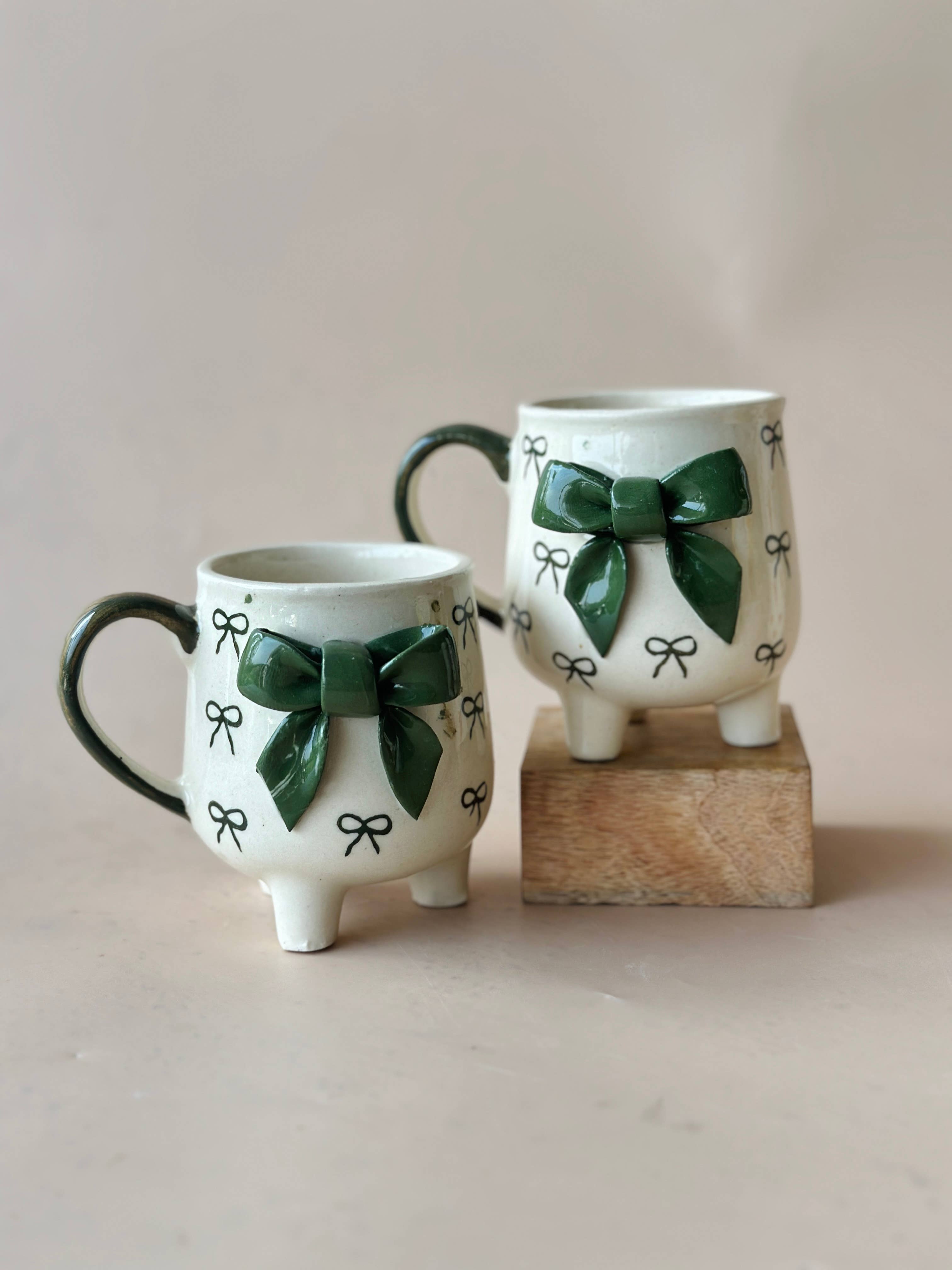 Casa Amarosa - Wholesale Coffee Mug - Dramatic Big Bow Mug - Green, 3 x 3.5 Inches0