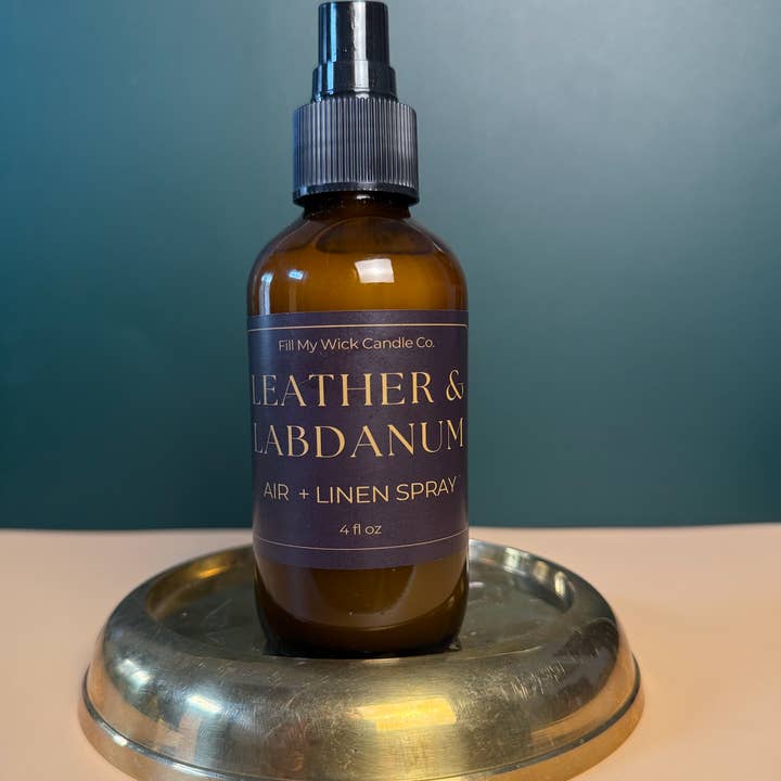 Spray de Linho e Ambiente - Couro & Ládano - 4oz por atacado de Bella & Brawn
