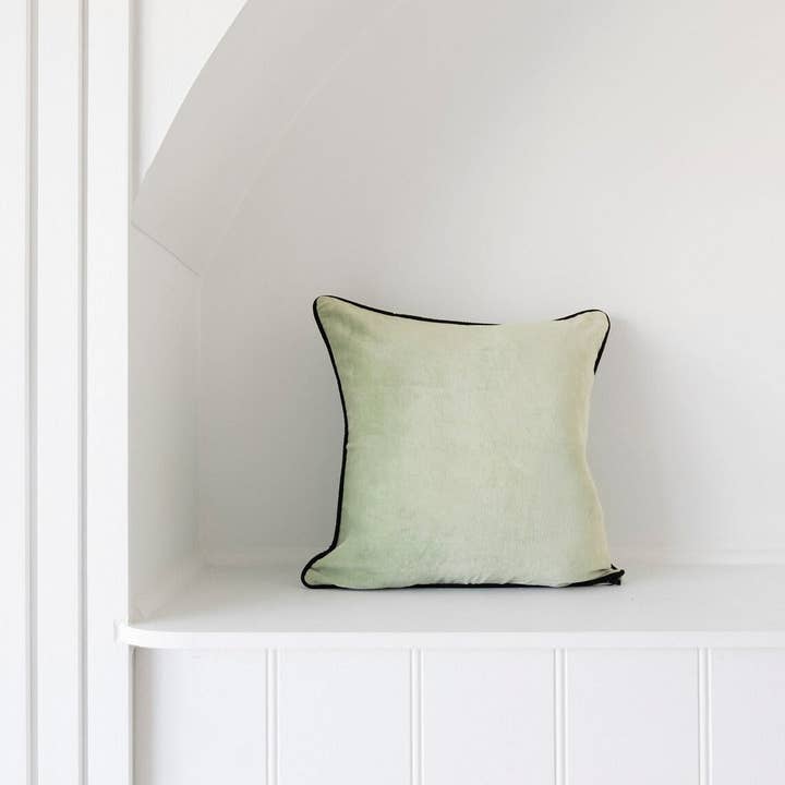 Housses de Coussin en Velours de Luxe Linen Connections - Vert Pâle pour la vente par Glamthread