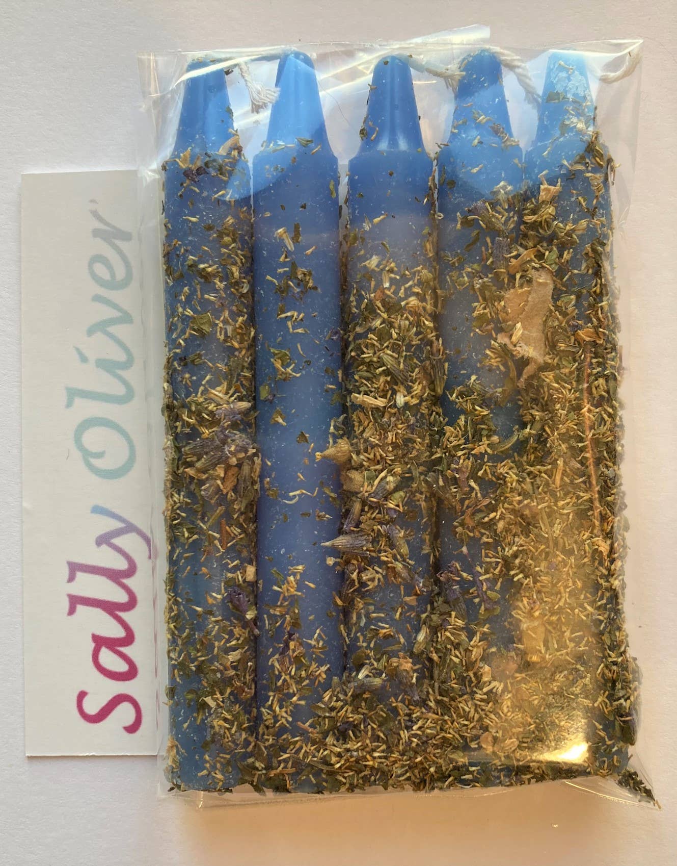 Sally Oliver – Großhandel Meditationszubehör – Zauber der Ruhe und des Beruhigungszaubers, Hexerei, gerollte Kräuterkerze1