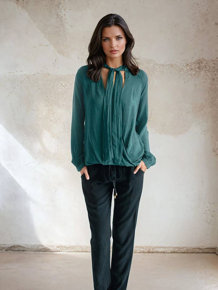 HAUT NOUÉ DEVANT pour la vente par Maven West