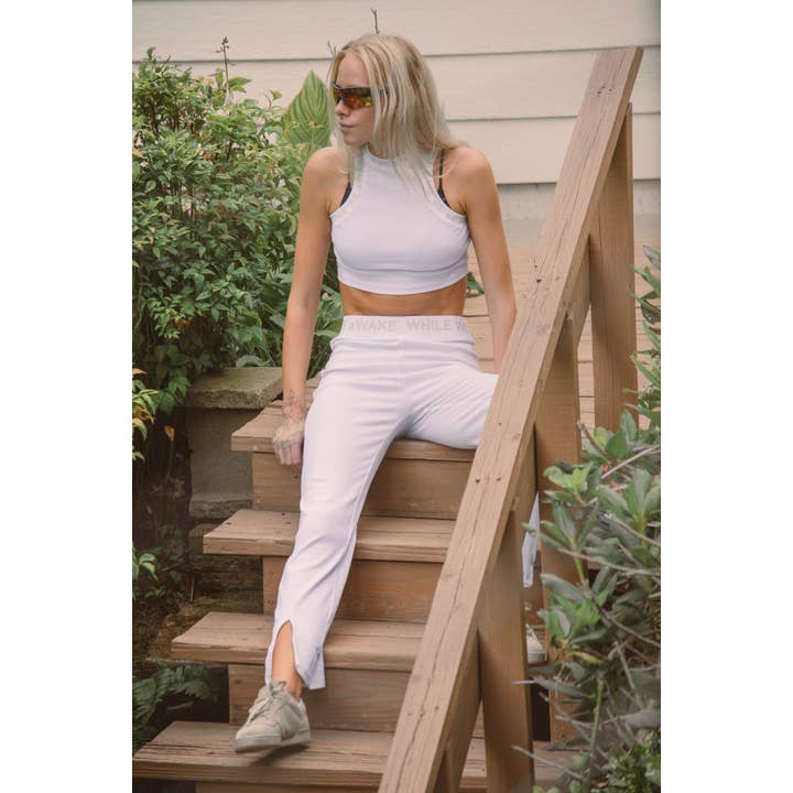 Vit ribbad byxa för wholesale av WHILE WE'RE aWAKE