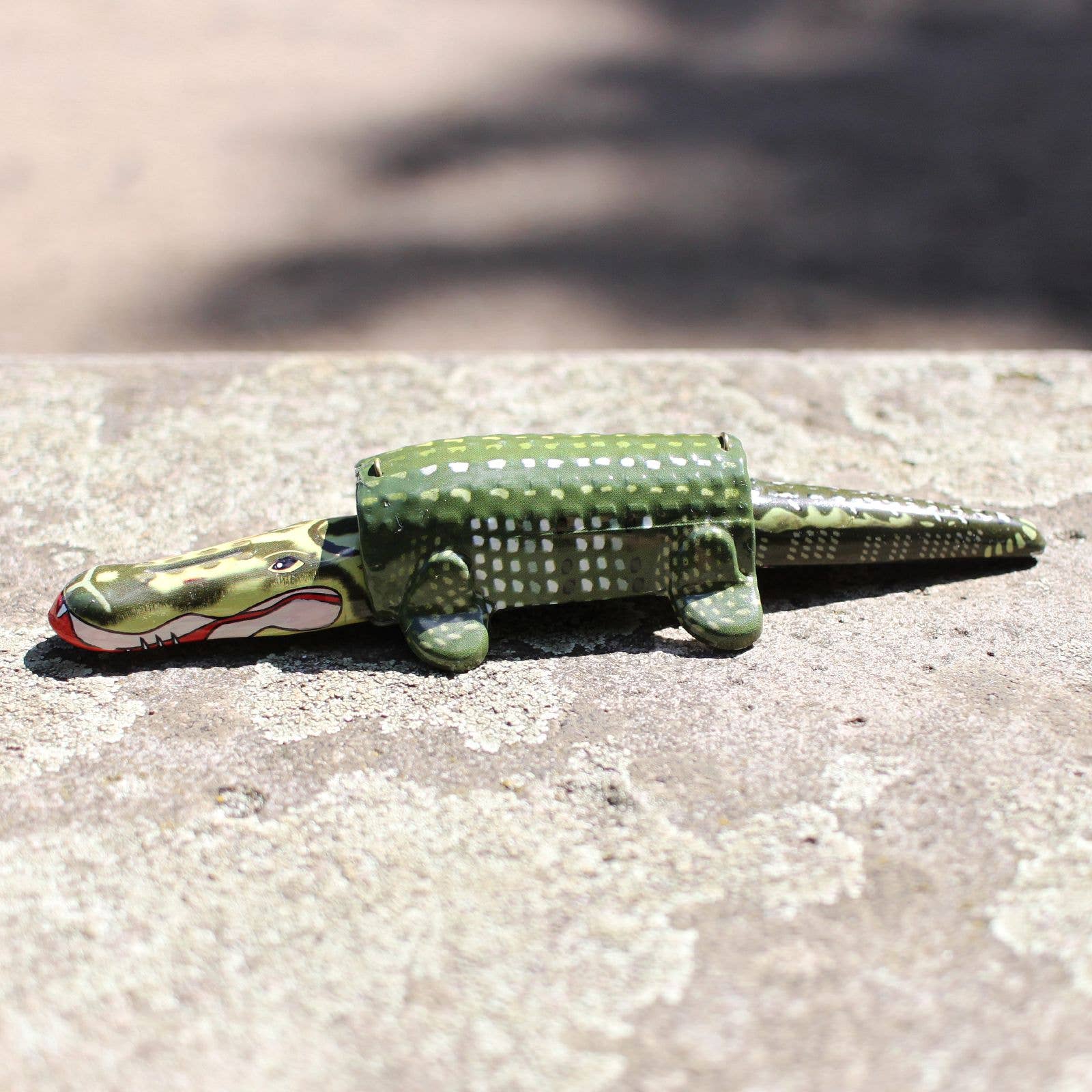 Tribal Trade GmbH – wholesale Classic toy – Kids – Tin toy wobbling crocodile Wobbly tin crocodile5