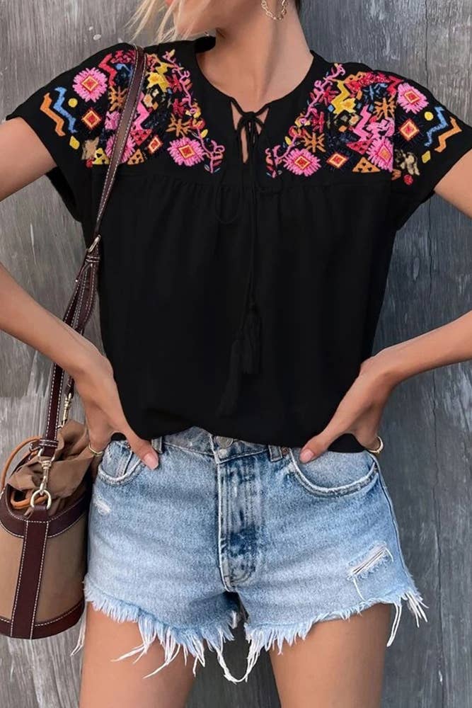 UNISHE - Venta al por mayor Blusa - Mujer - Top bordado con cuello dividido y empalme floral AXR0178