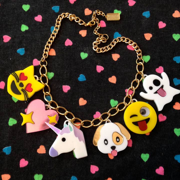 I'm Your Present - Vendita all'ingrosso Collana - Bambini - Collana con ciondoli in acrilico Emoji Love, gatto, cuore, unicorno, cucciolo, viso ammiccante e fantasma tagliato al laser, gioielli in plastica1