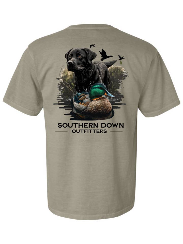 Southern Down Outfitters - Wholesale T-shirt met print - Uniseks - T-shirt met hond en eend1