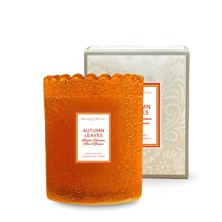 Bougie naturelle « Feuilles d'automne » 8 oz — Collection Kaia pour la vente par Meaningful Mantras