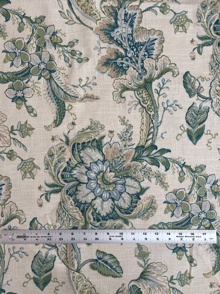 Sheila Blommig Kudde med Fjäderinlägg - Anpassad för wholesale av Dahlia & Grace pillows