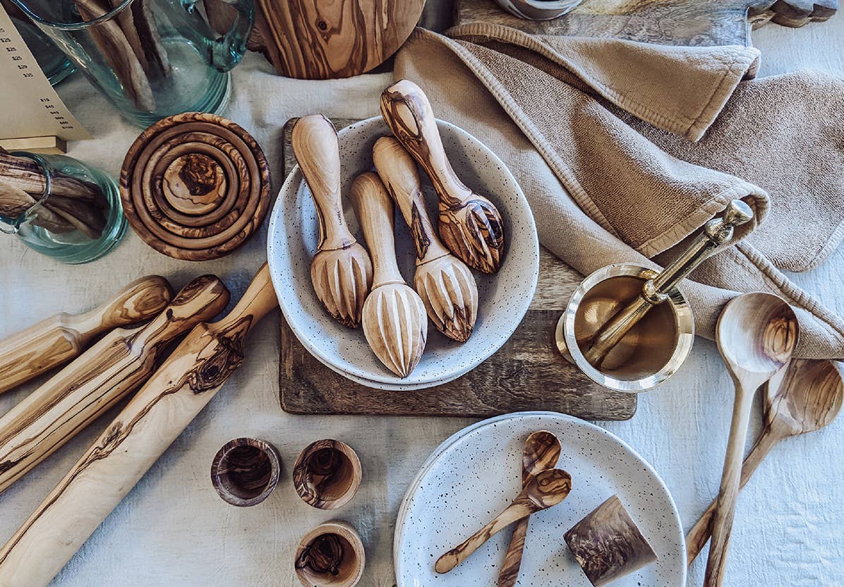 Saardé - Venta al por mayor Hueveras - Madera de Olivo | Huevera1