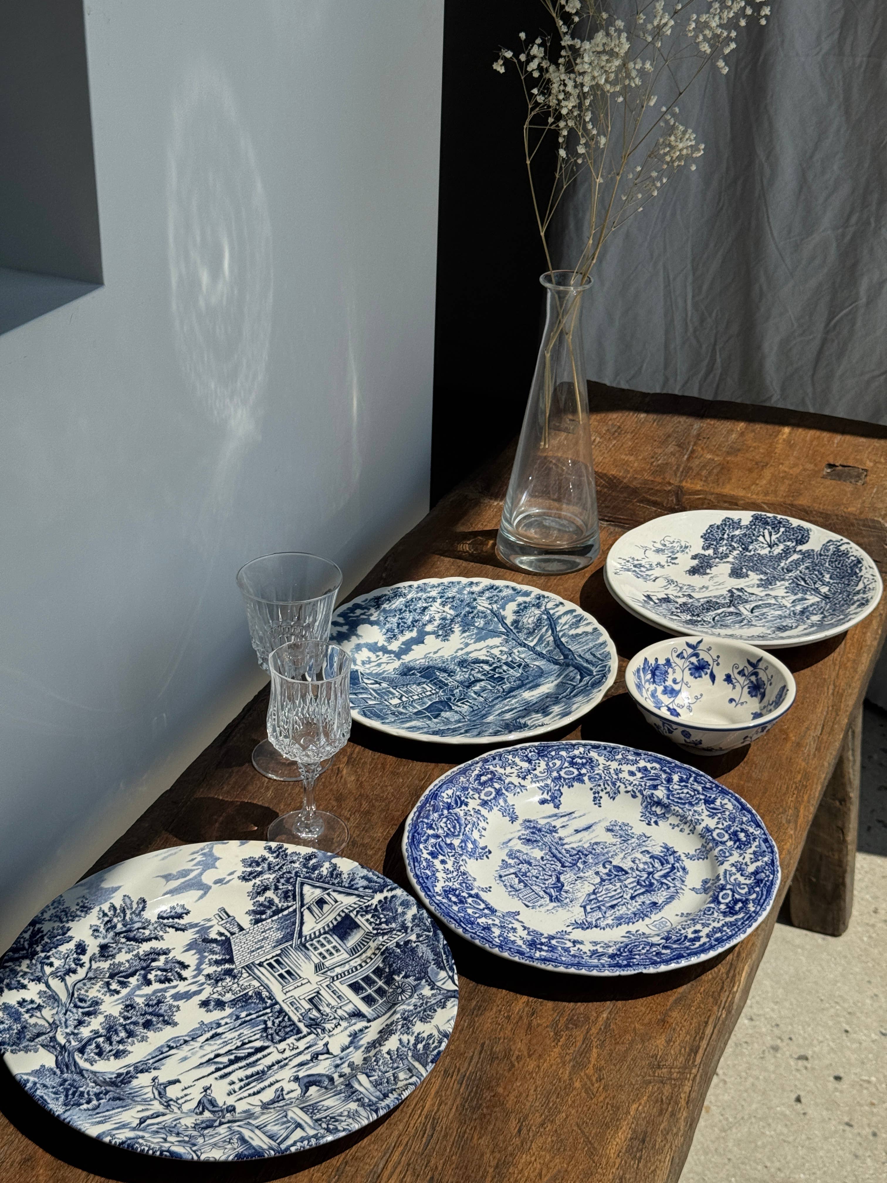 Office Objets - Wholesale Dinner Plate - Set of 2 earthenware plates with blue decoration1