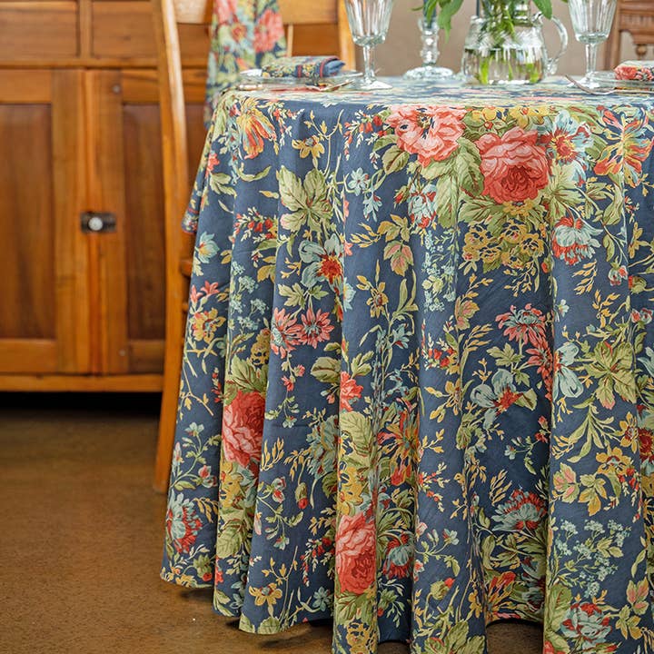 Tovaglia Rotonda Rosa Eterna - Blu Navy per la vendita all'ingrosso da parte di April Cornell