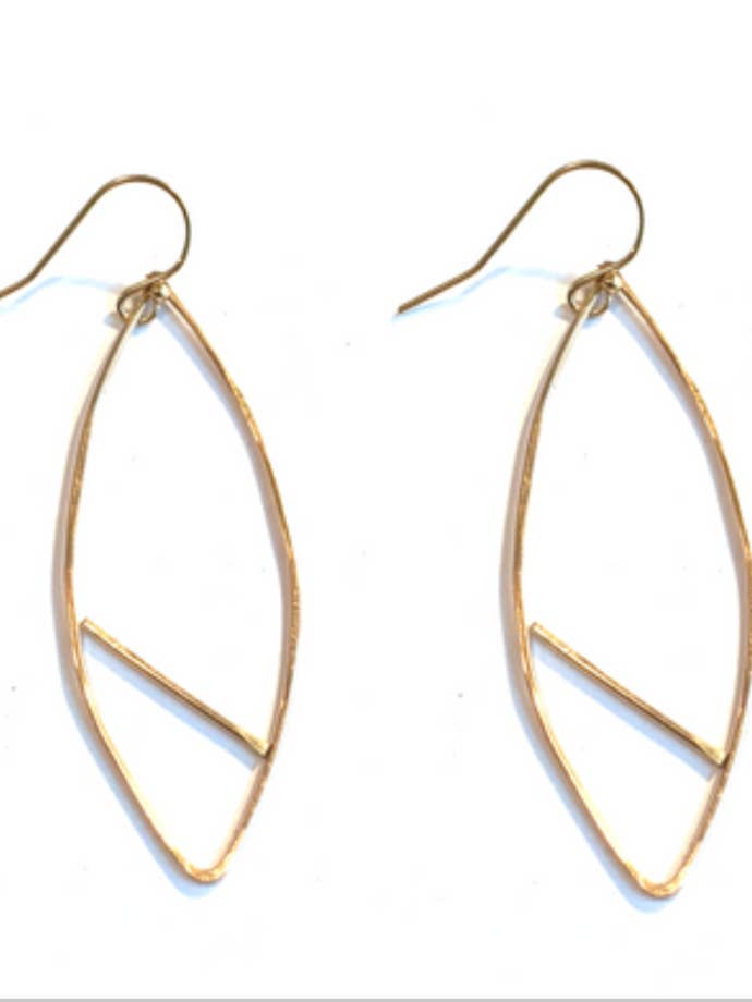 Boucle d'oreille diagonale Open Leaf pour la vente par Zahavah Jewelry