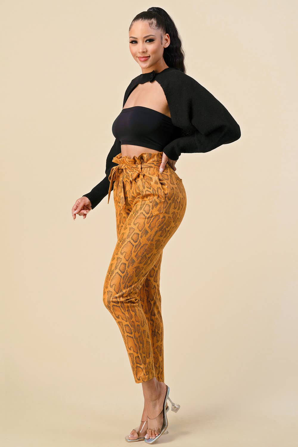 The Sang – wholesale Byxor - Dam – SP4870-2 - SNAKE SKIN SLIM FIT PAPPERSPÅSEBYXOR MED KNYTBÄLTE7