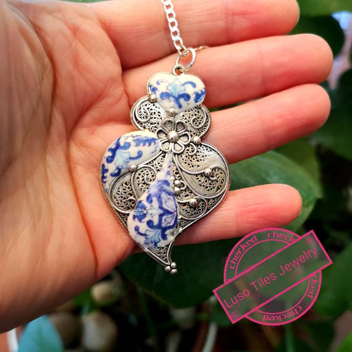 LUSO TILES JEWELRY - Wholesale Pendant/Charm Necklace - Dainty Necklace heart filigree, Heart of Viana, Portuguese f
