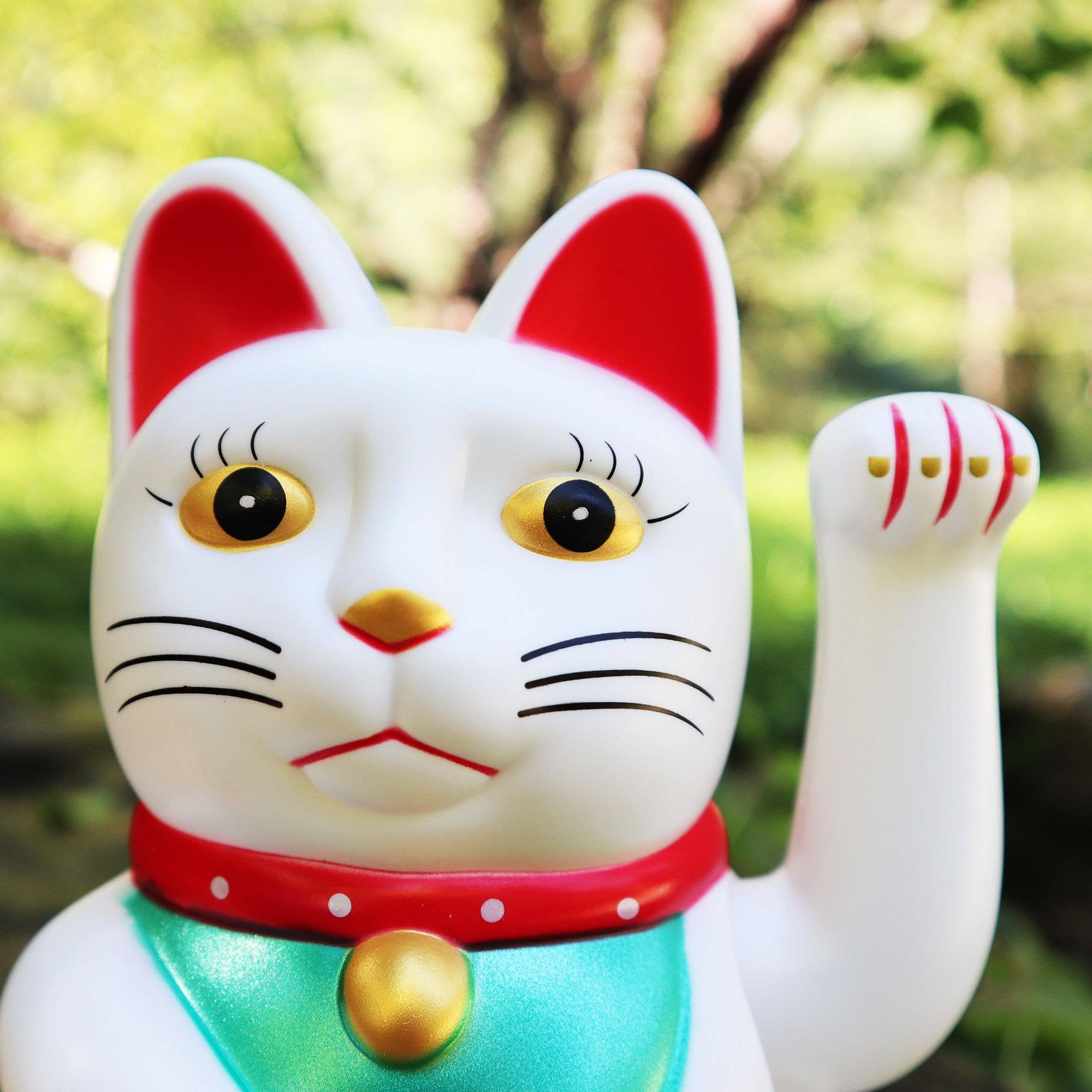 Tribal Trade GmbH - Wholesale Decorative Figurine - Lucky cat Maneki-neko waving cat 15cm white6