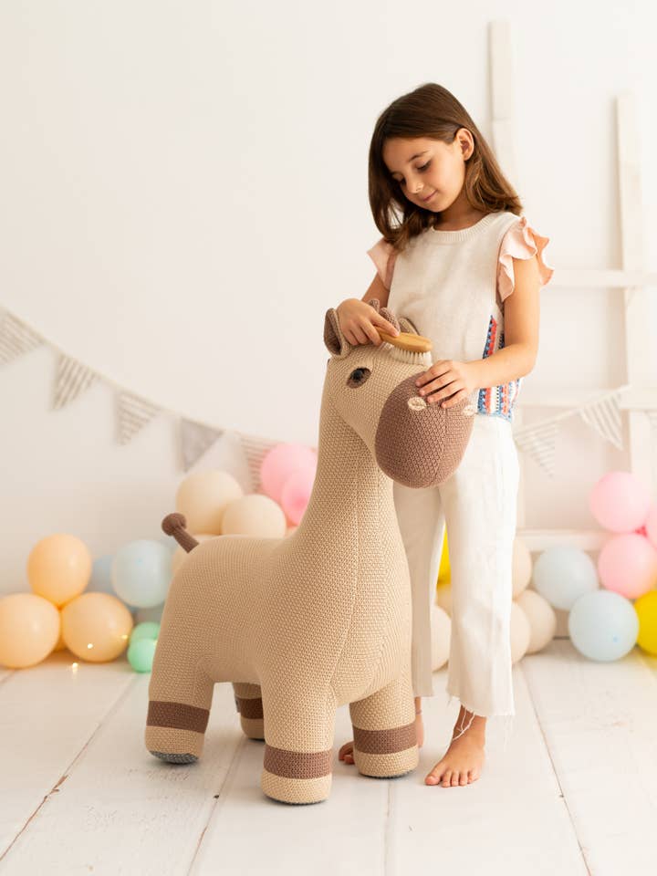 BRUN MAXI GUNGHÄST PLUSH för wholesale av Crochetts