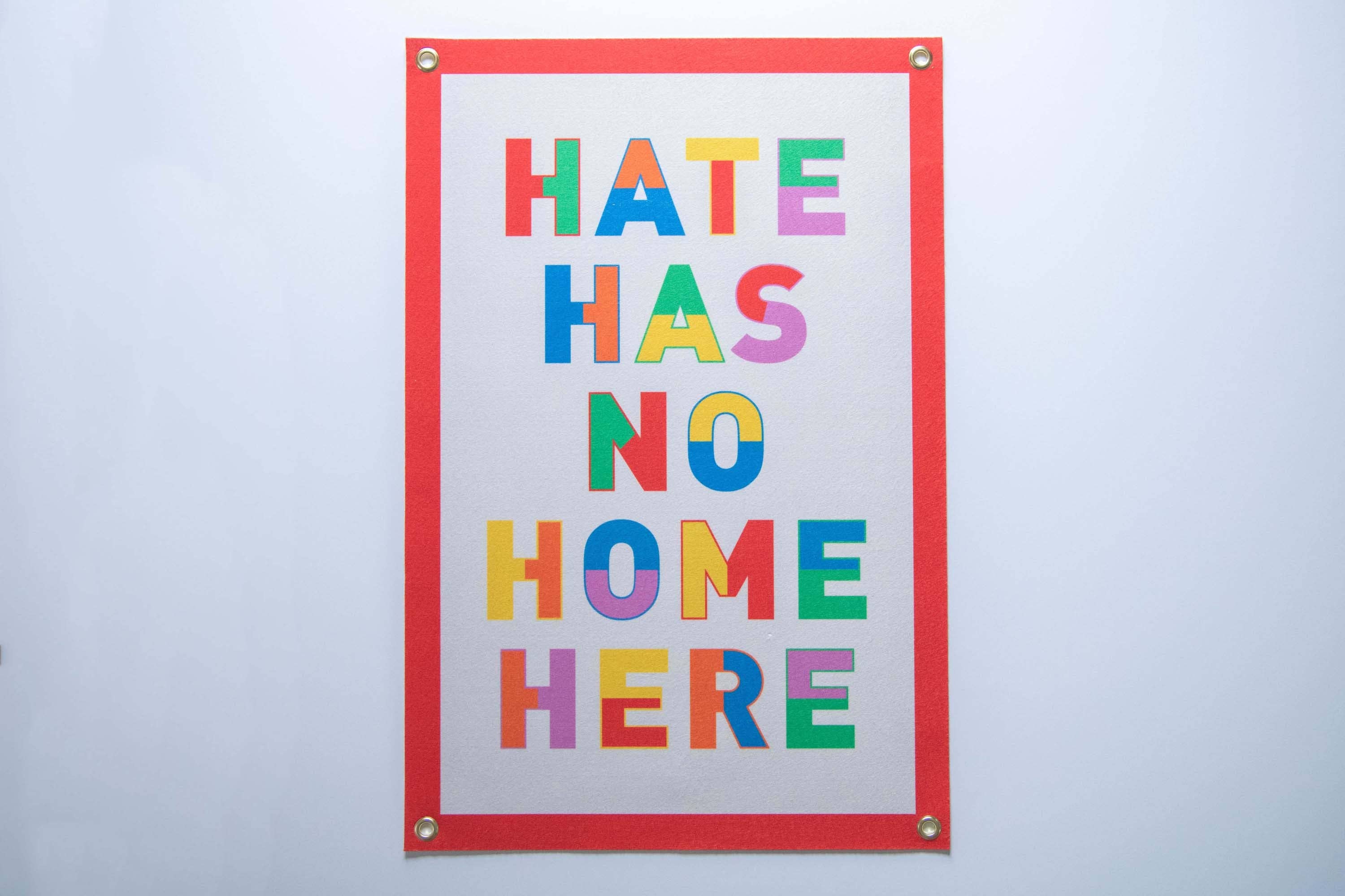 Benoit's Design Co. - Wholesale Bord/bordje - Haat heeft hier geen huis, Felt Banner1