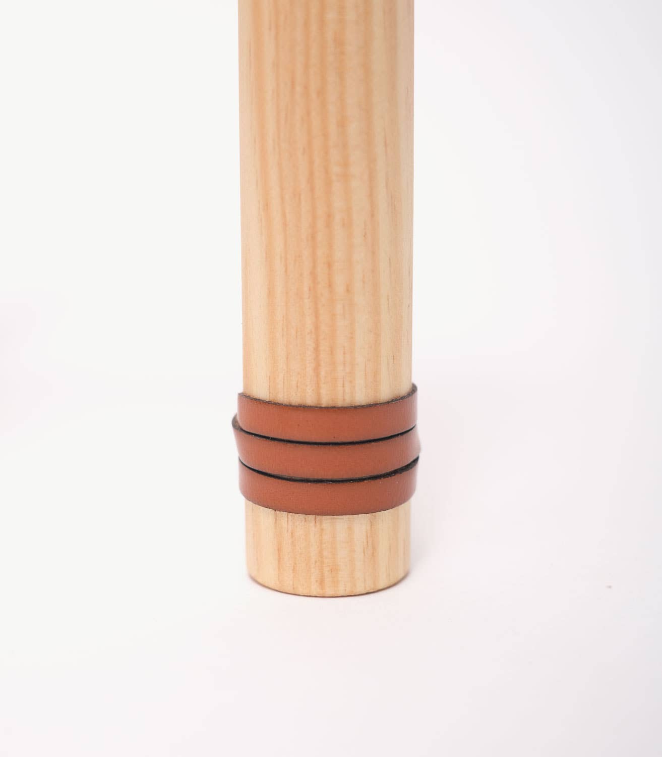 Casa Atlântica - Wholesale Plant Pot Stand - Wood and light brown leather plant pot holder S4