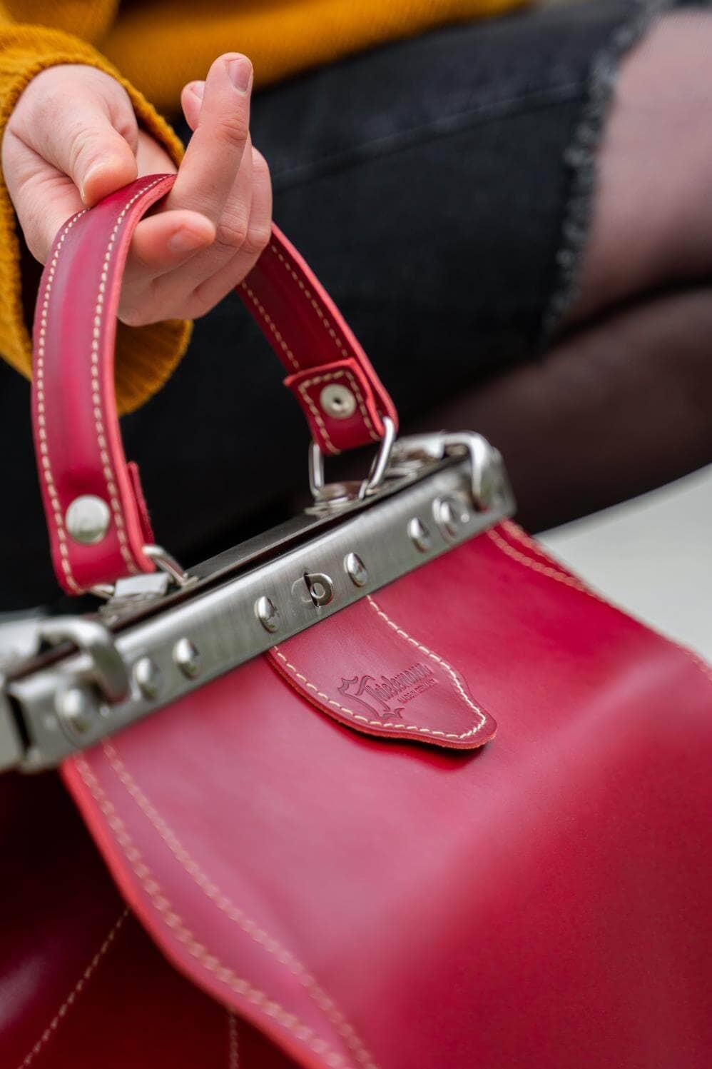 Thielemann Leather Manufacturer - Wholesale Top Handle Bag - Women's - “Santa Maria” doctor bag with leather pockets6