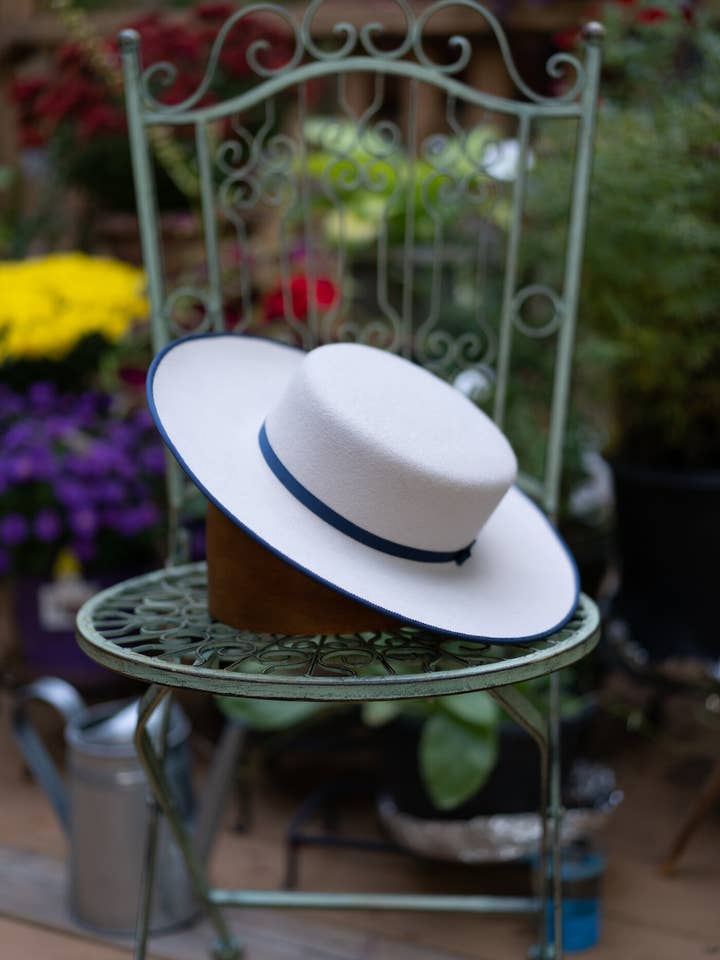 Marina Lav Krone Bådhue med Blåt Bånd for engroshandel hos ByVlada