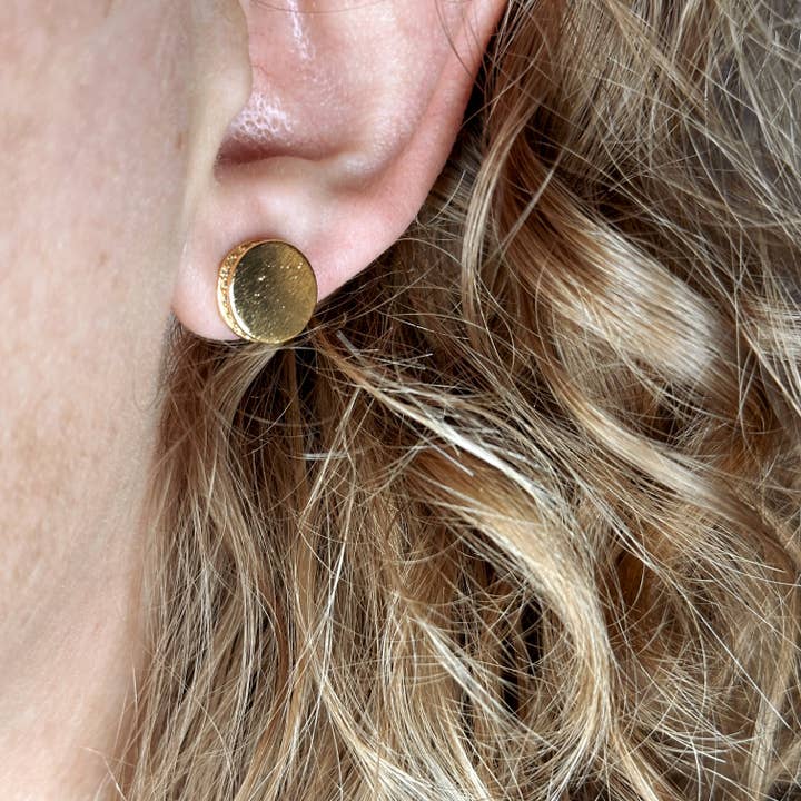 GoldFi – wholesale Stud/post earrings – 18k Gold Filled Brushed Button Stud Earrings With CZ Detail3