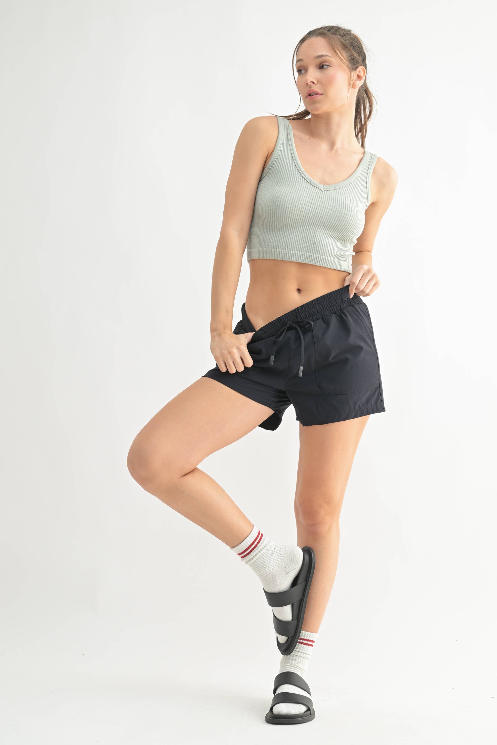 Mono B - Wholesale Tanktop - Dames - Geribbelde naadloze cropped tanktop23