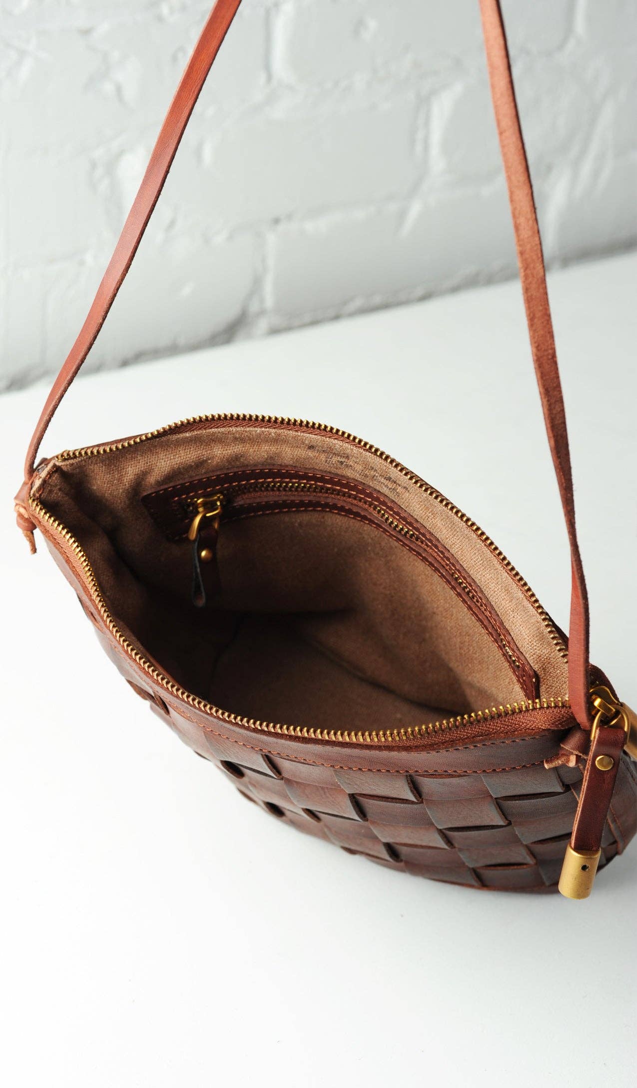 UPPDOO - Wholesale Crossbody Bag - Women's - Venture Cross-Body Bag - Chestnut3