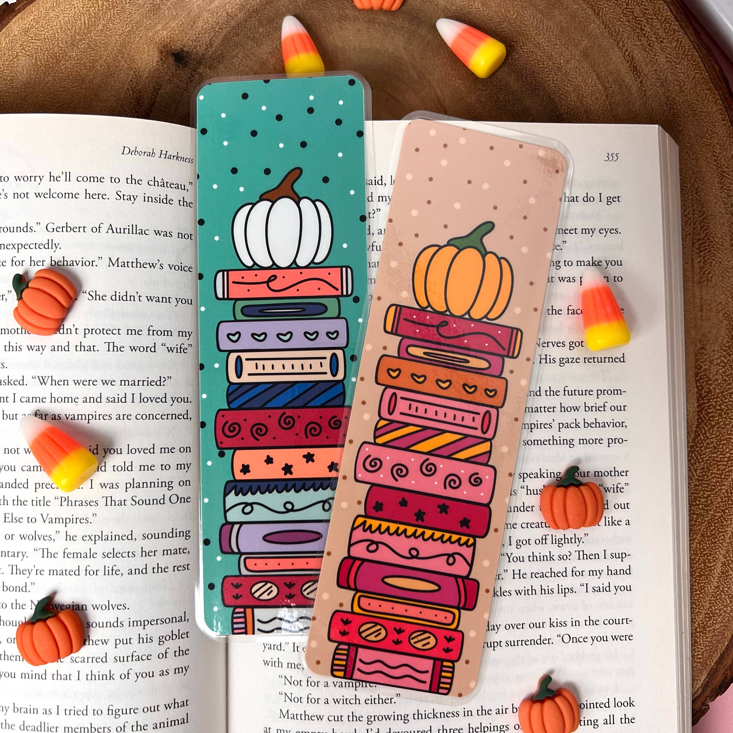 Cozy Reads Shop - Wholesale Bookmark - Pumpkin Bookstack Bookmark0