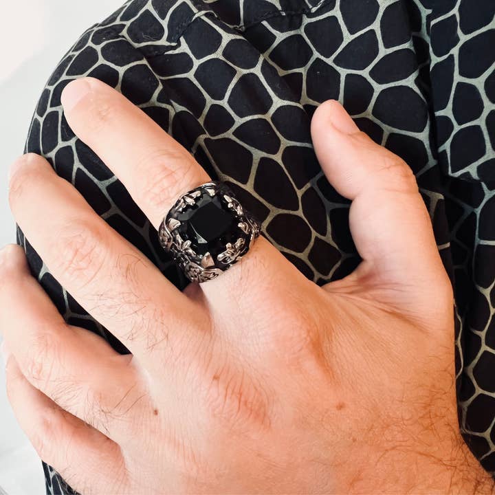 WJW - Wholesale Cocktail/Statement Ring - Stainless Steel Fleur De Lis Stone Gothic Statement Ring1