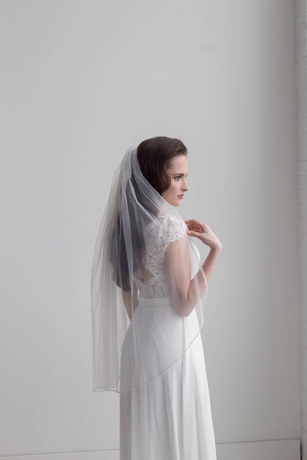 allureweddingjewelry - Wholesale Sluier - Dames - Parel en Kristallen Rand Bruidsluier6