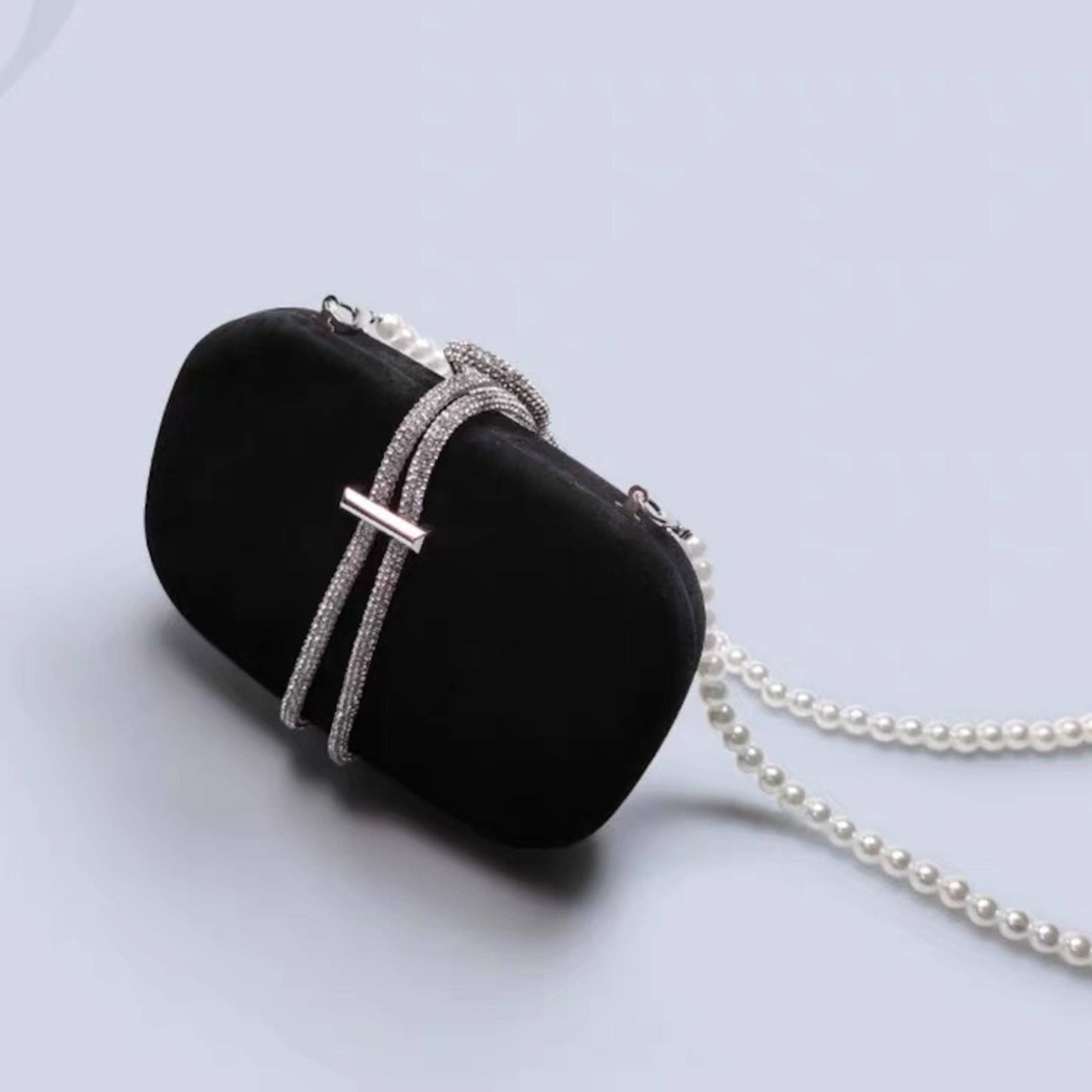 LanLivia - Wholesale Clutch Bag - Women's - Luxe Black Velvet Party clutch-Sparkling Diamond Belt2