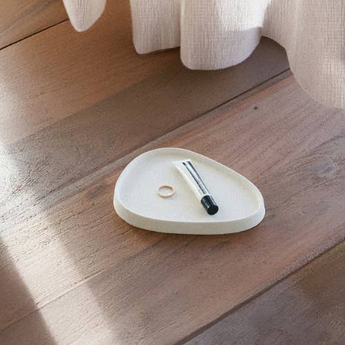 De Oura Dish Large voor wholesale door Hudsen Studio