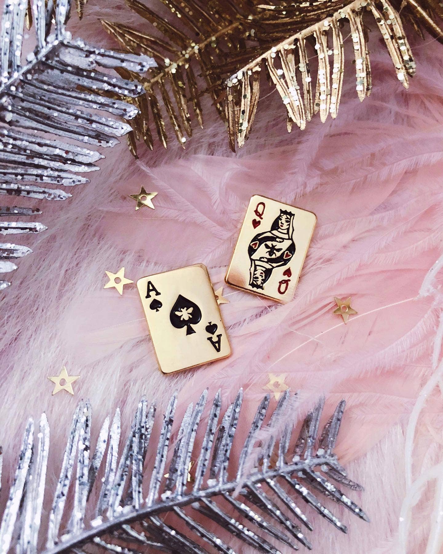 Lilly Baik - Wholesale Lapel Pin/Button - Queen of Hearts Playing Card Enamel Pin4