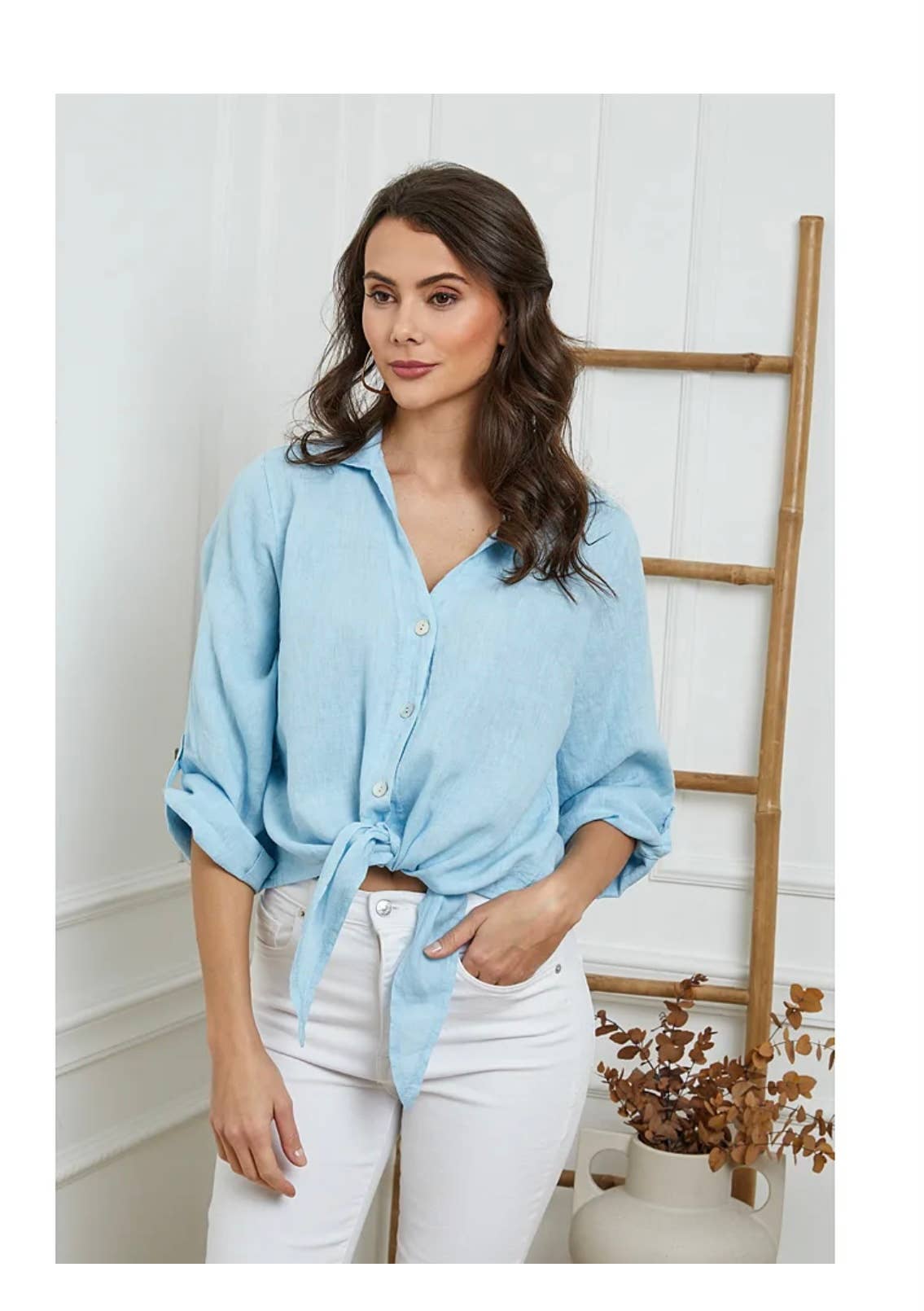 LÉA & LUC - Venta al por mayor Camisa con botones - Mujer - Camisas anudadas a la cintura en 100% lino REF. 220240