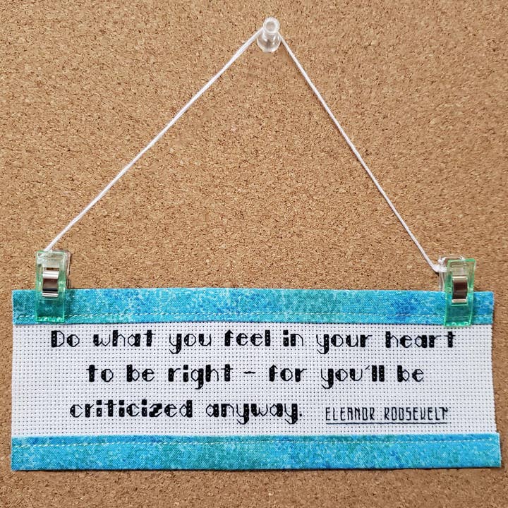 Haz lo que es correcto/Roosevelt - Kit de punto de cruz con ribetes personalizados para venta al por mayor de Rogue Stitchery