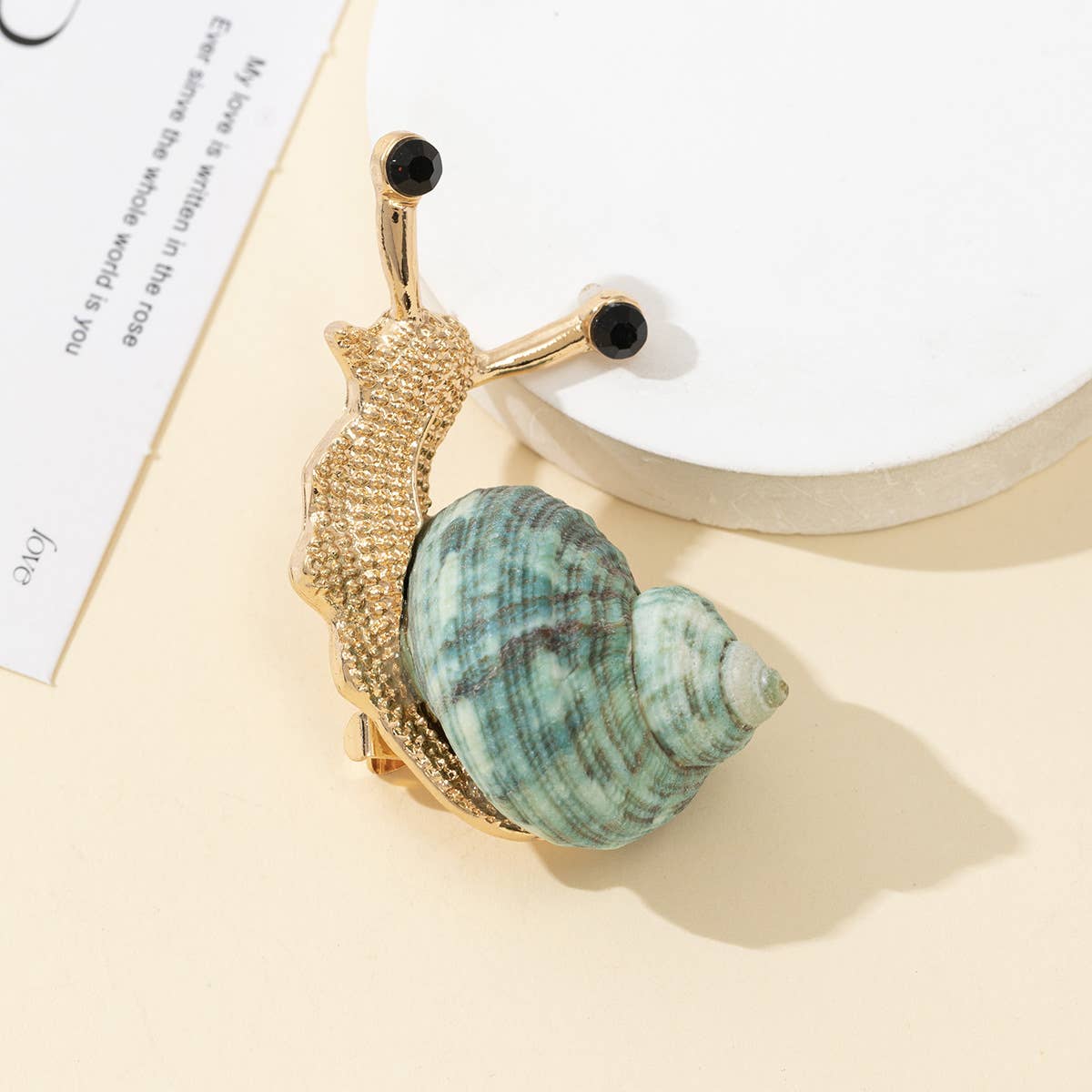 Tourtiwi – Großhandel Broschen – Brosche & Anhänger in Form einer natürlichen Kegelschnecke1