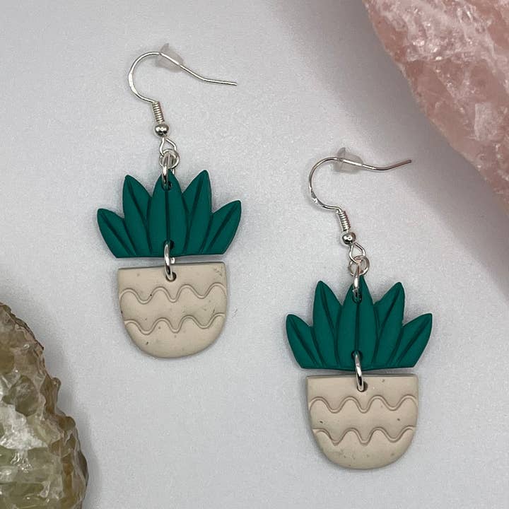Orecchini per piante, pianta in vaso, orecchini ipoallergenici per la vendita all'ingrosso da parte di The Clay Arches