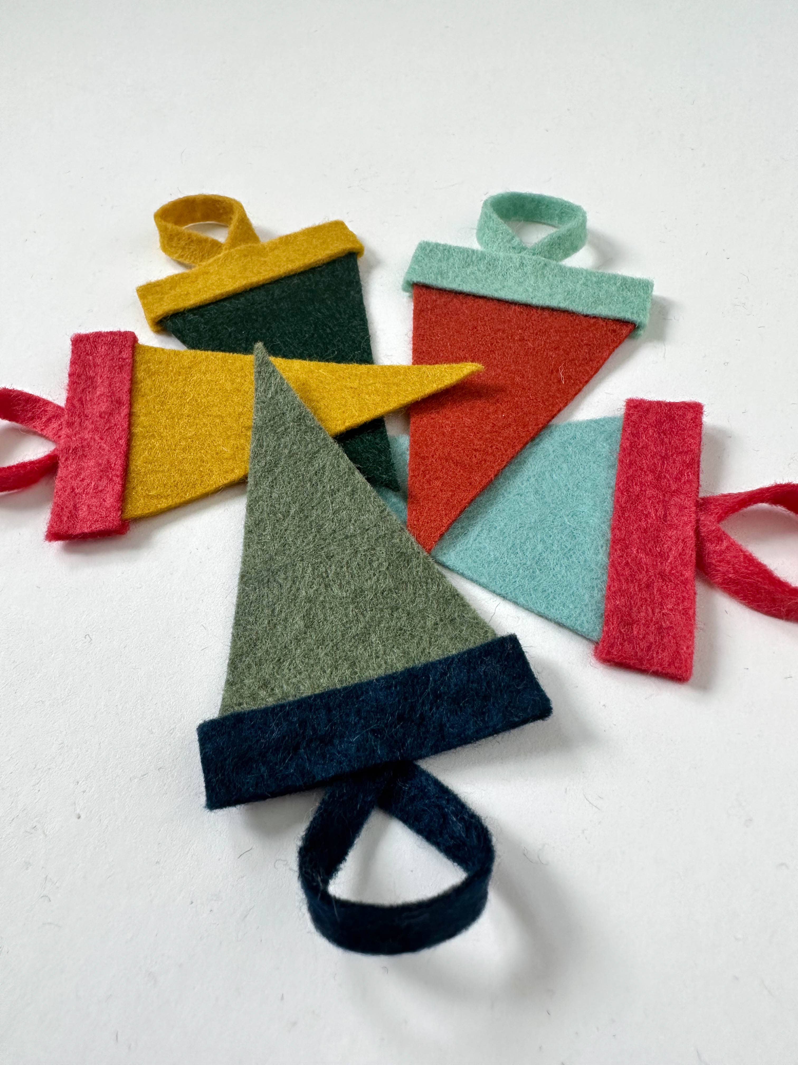 traveldashery - Vendita all'ingrosso Decorazione - mini gagliardetto personalizzato: colori classici2