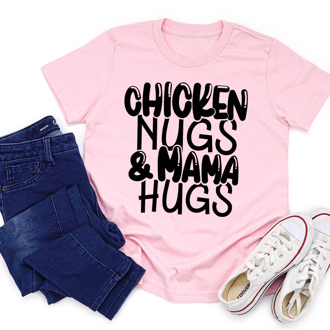 Kids By Kissed Apparel – T-shirts estampadas – Criança por atacado – Camiseta gráfica Chicken Nugs and Mama Hugs com tinta preta1